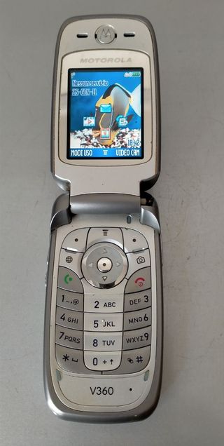 2 Cellulari Motorola Vintage V.220/V.360