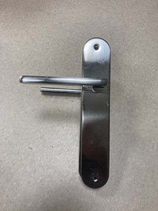 Manillas puerta con muy poco uso