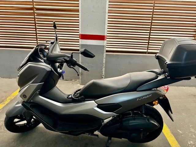 Yamaha NMAX 125cc - Gris Oscuro