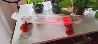 Estupendos Skateboard Translúcidos LED Rojo y Azul