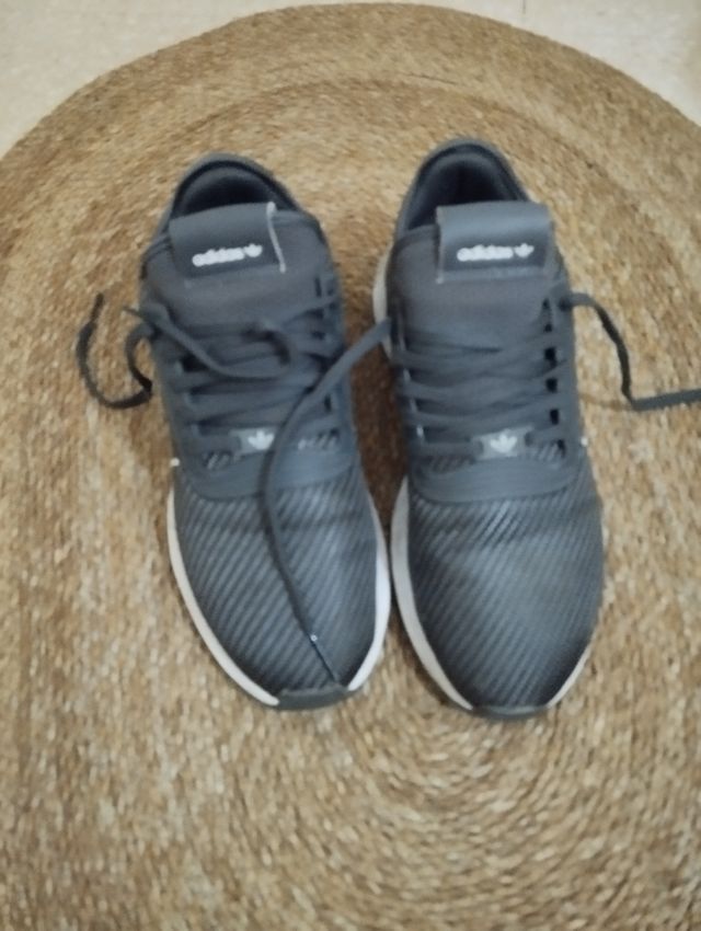 Zapatillas Adidas grises