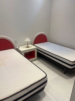 2 camas individuales infantiles