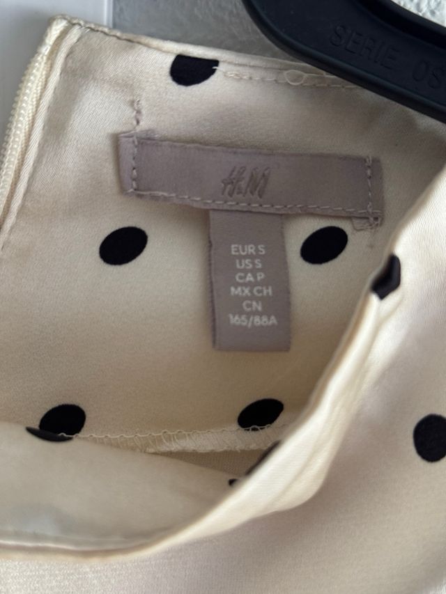 Blusa H&M lunares beige talla S