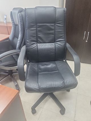 2 Sillas oficina piel sintética negra