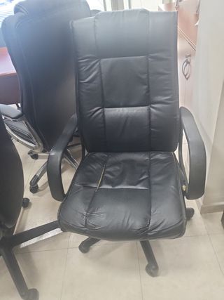 2 Sillas oficina piel sintética negra