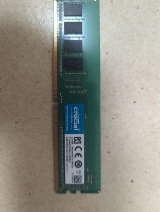 Módulo RAM Crucial DDR4 4GB