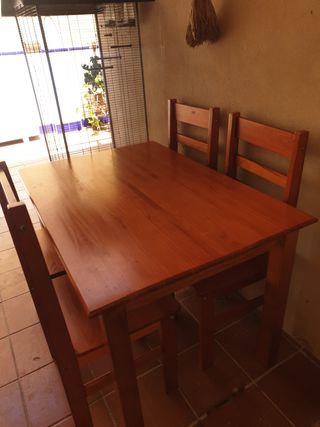 Mesa comedor madera + 4 sillas