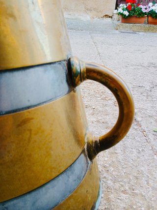 ANTIGUA HERRADA PARA LIQUIDO DECORATIVA