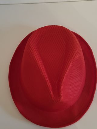 Cappello rosso
