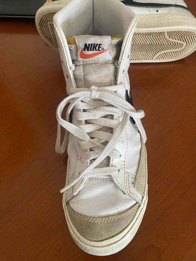 Nike Blazer Mid '77 - Blancas y Negras