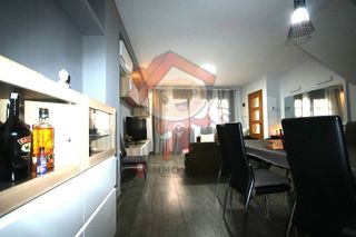 Casa pareada en venta en Els Molins en Mataró