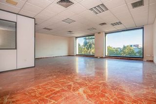 Oficina en venta en Almeda - El Corte Inglés en Cornellà de Llobregat