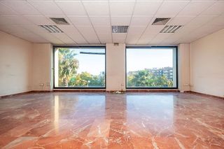Oficina en venta en Almeda - El Corte Inglés en Cornellà de Llobregat