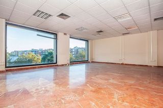 Oficina en venta en Almeda - El Corte Inglés en Cornellà de Llobregat