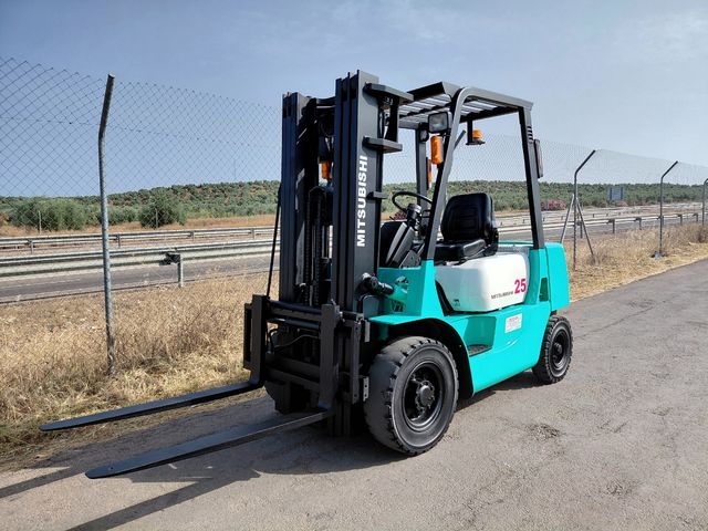 Carretilla elevadora Mitsubishi 25