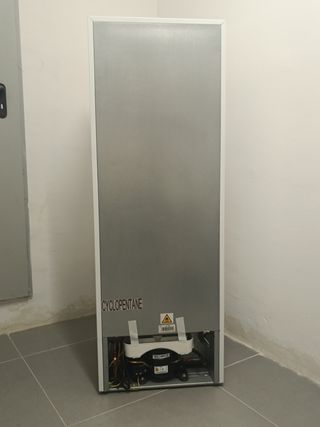 Nevera congelador Ikea blanca
140x50x55cm