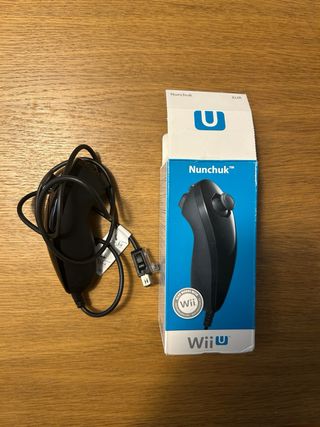 Wii U + Mario Kart 8 + 7 giochi + accessori.