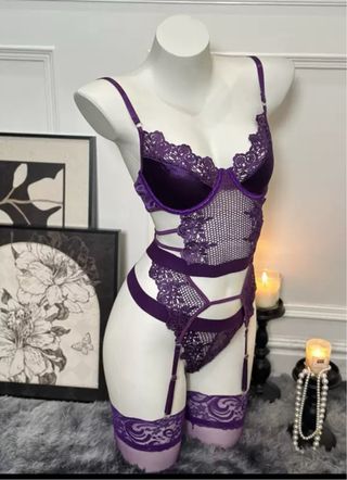 Conjunto lencería morado