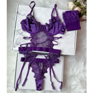 Conjunto lencería morado