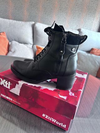 Botines Xti negros - talla 37