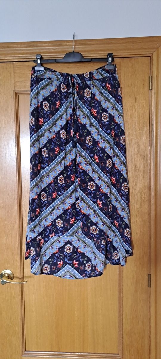 Falda midi estampada azul