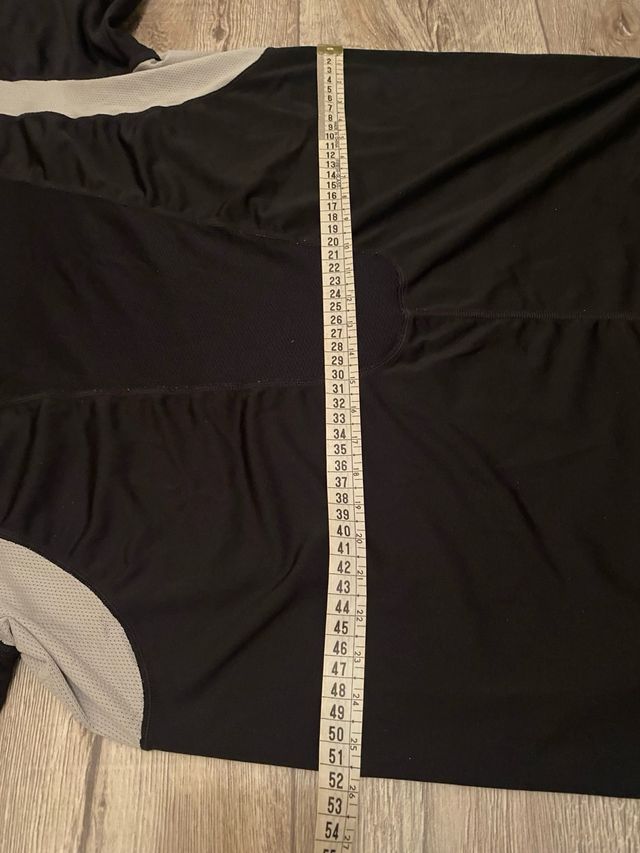 Maglia Nike Dry-Fit nera e grigia