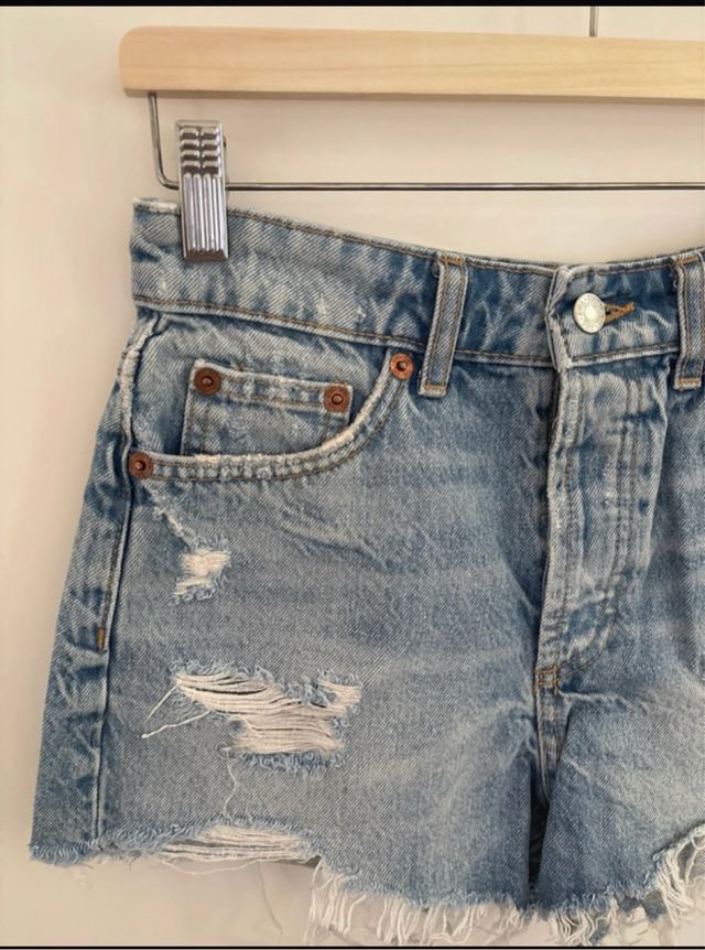 Shorts Zara denim strappati