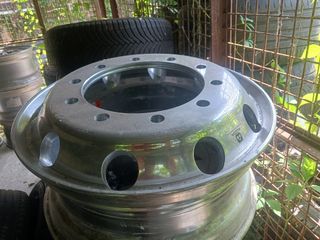 4 Llantas Alcoa aluminio camión (precio unidad)