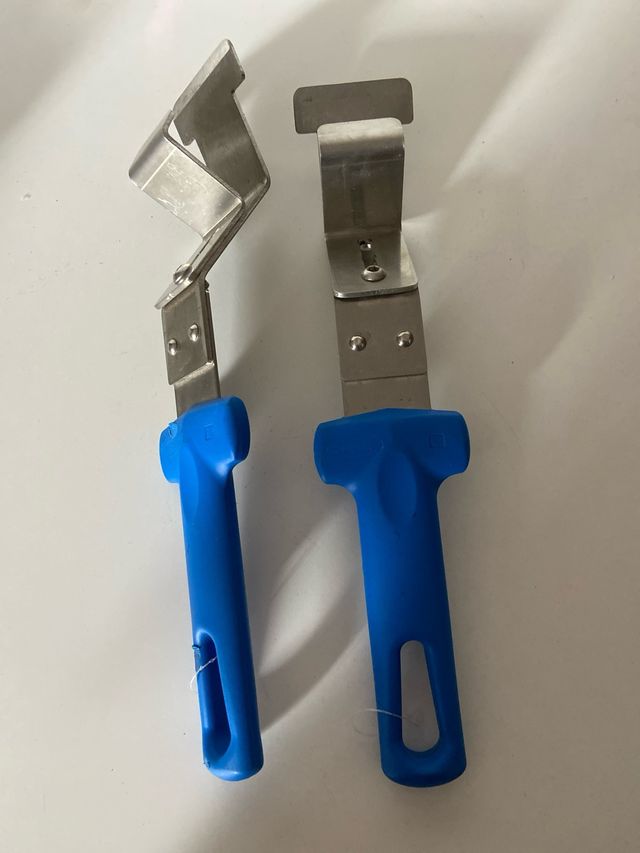 2 Pinzas para Bandejas - Acero Inoxidable