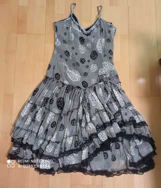 Vestido estilo flamenco. 