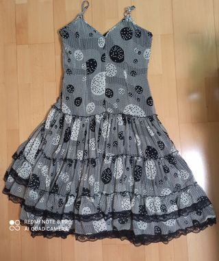 Vestido estilo flamenco. 