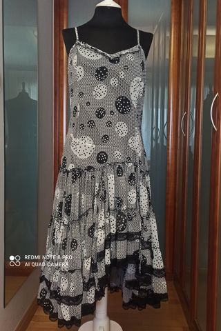 Vestido estilo flamenco. 