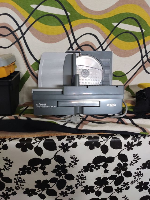 Cortafiambres Ufesa CF4820 - Profesional