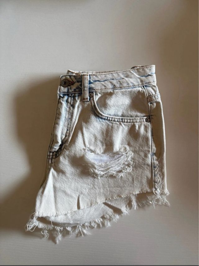 Shorts Denim Chiaro Strappati