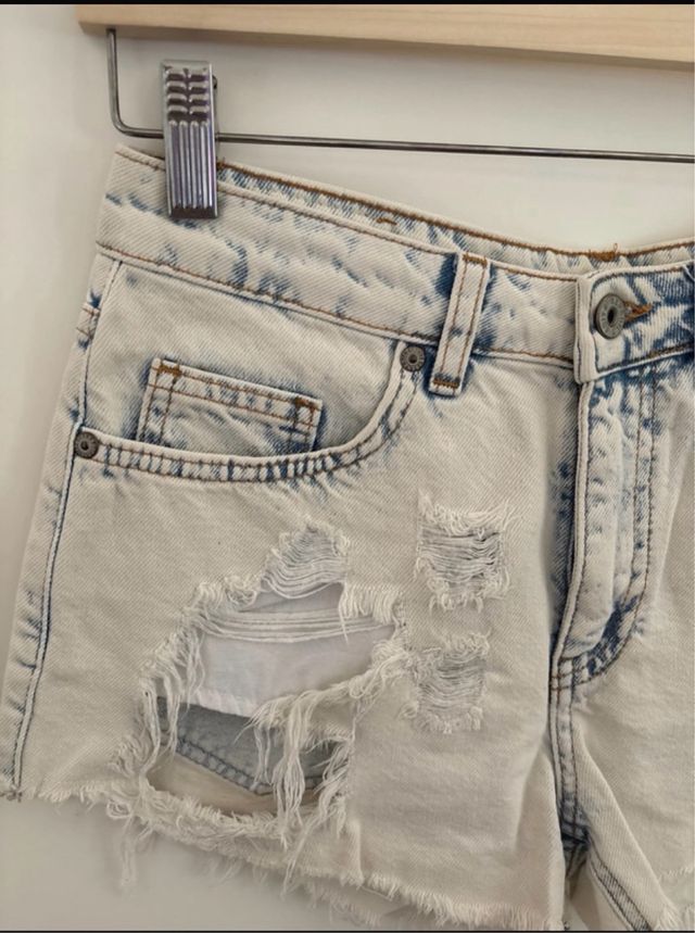 Shorts Denim Chiaro Strappati