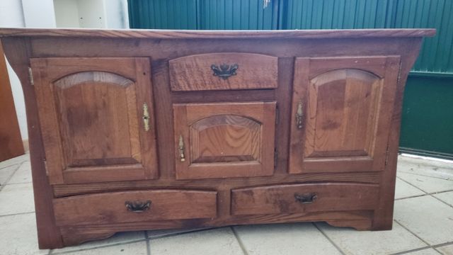 Mueble madera marrón