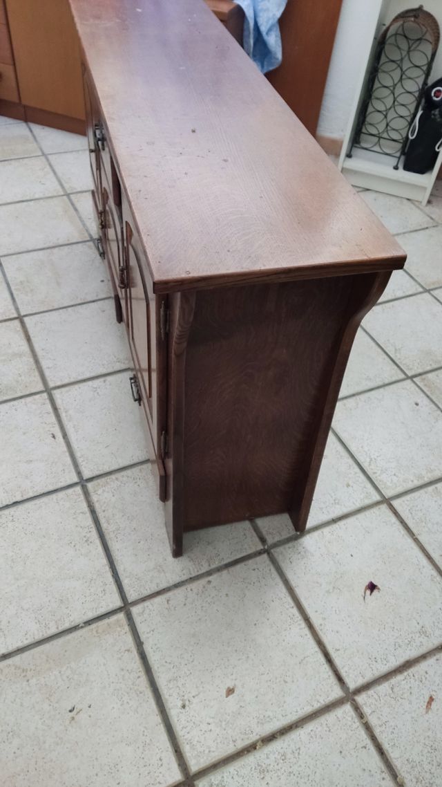 Mueble madera marrón