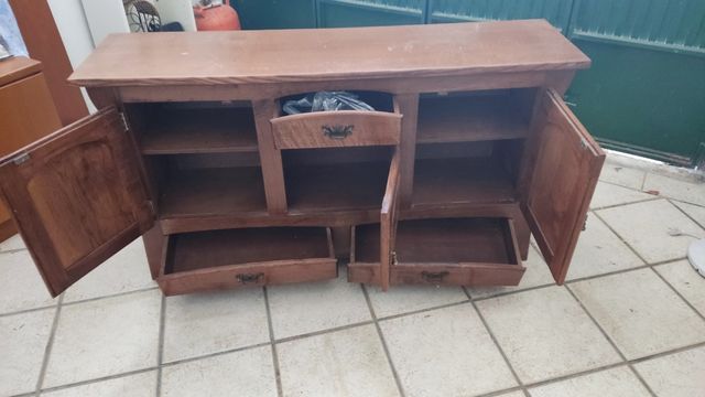 Mueble madera marrón