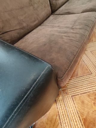 Sofá 2lug, castanho, pele pêssego e pele