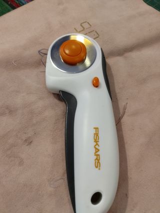 Cúter rotatorio Fiskars