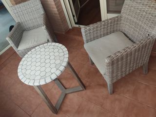 Mesa y sillas terraza - ratán