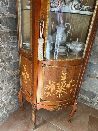 Vitrina Luis XV , oferta solo hoy