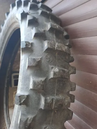 Neumático Metzeler 140/80-18 M/C 62R