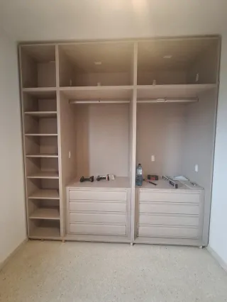 Montador puertas 