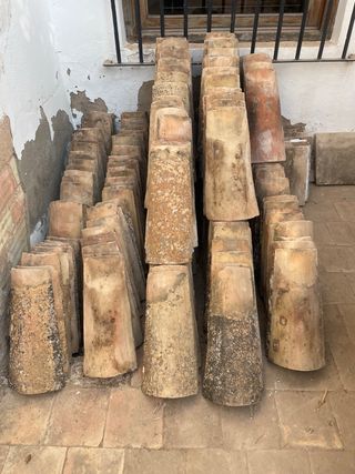 Tejas árabes antiguas (125 unidades aprox )