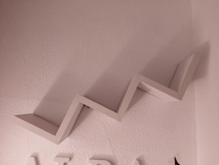 Estantería blanca de madera