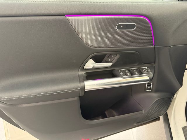 Mercedes-Benz GLA 200 163 5p 7G-DCT