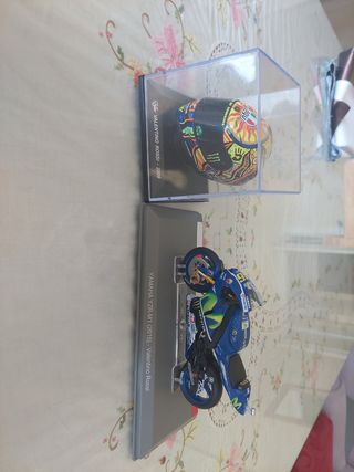 Pack Valentino Rossi: Casco & Moto GP