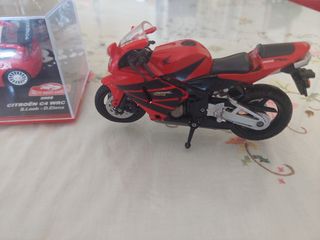Miniaturas Motogp y Rally. V. Rossi y S.Loeb