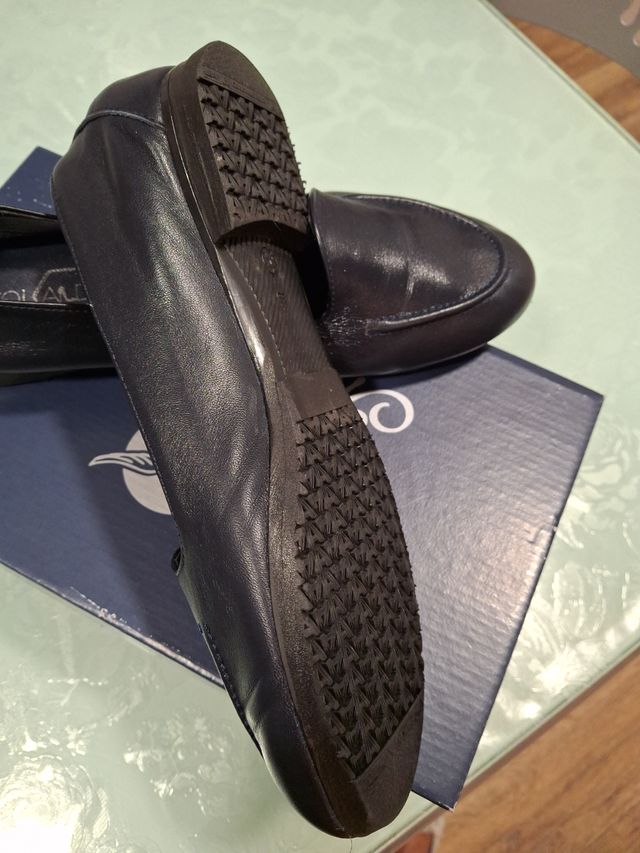 Zapato plano tipo mocasin en  azul marino